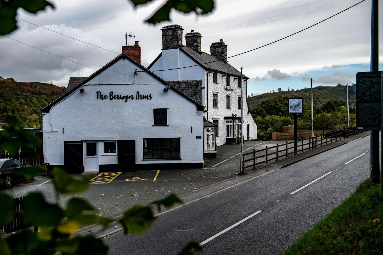 The Berwyn Arms Hotel Corwen Ngoại thất bức ảnh